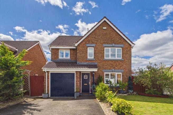 4 bed property, in Luggieburn Walk, £290,000