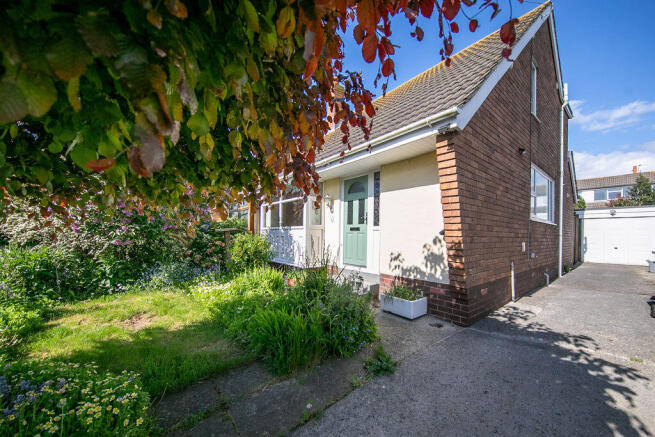2 bed property, in No. 18, £210,000