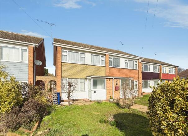 3 bed property, in Waverley Gardens, £350,000