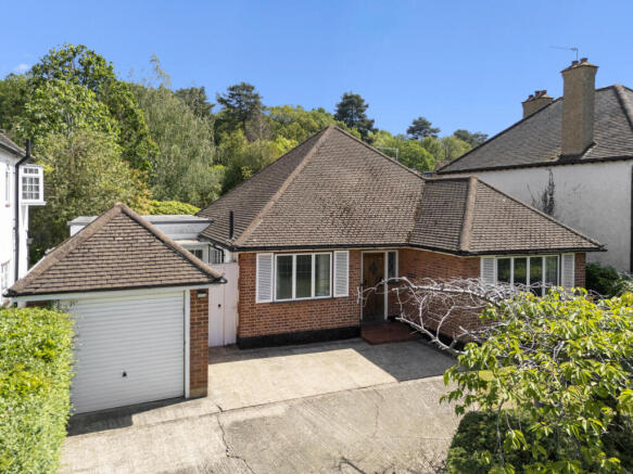 3 bed property, in The Causeway, £895,000