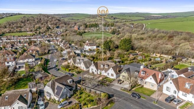 4 bed property, in Braeside Avenue, £625,000