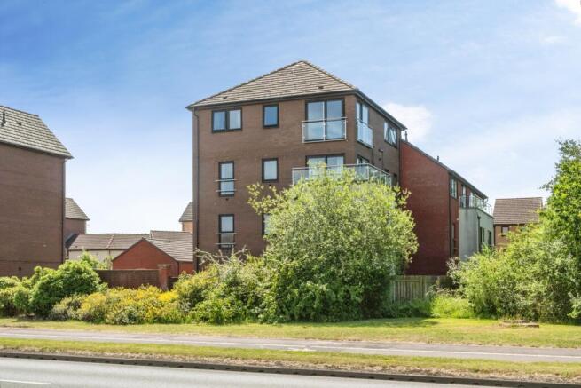 2 bed property, in Marvell Way, £120,000