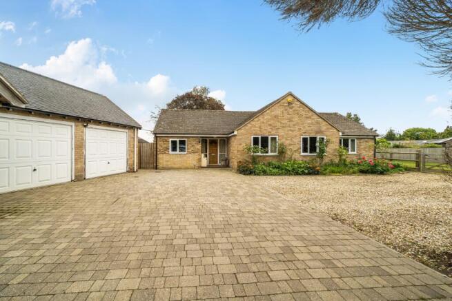 4 bed property, in Gainfield, £699,995