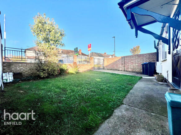 1 bed property, in Tynemouth Drive, £325,000
