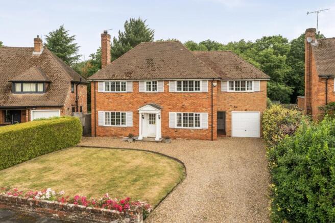 5 bed property, in Hazelhurst Road, £1,195,000