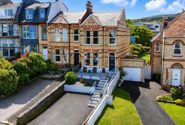 3 bed property, in Chambercombe Park Terrace, £325,000