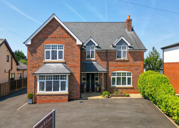 6 bed property, in 25 Granville Avenue, £650,000