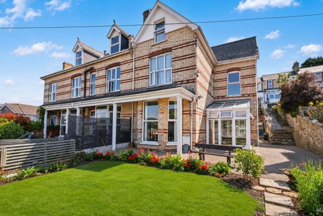 4 bed property, in Furze Hill Road, £338,000