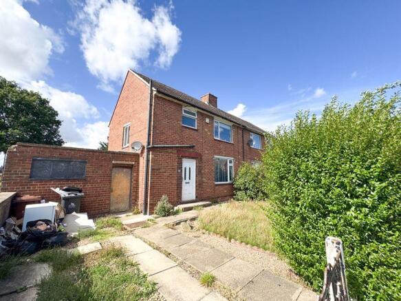 3 bed property, in Stainton Drive, £111,950