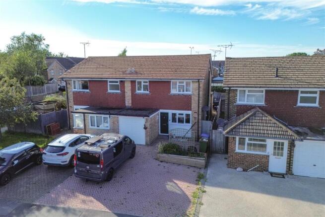 3 bed property, in Howard Road, £425,000