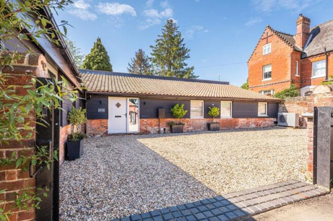 4 bed property, in Beeston St Andrew, £675,000
