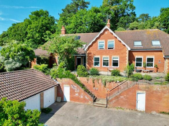 3 bed property, in Castle Street, £630,000