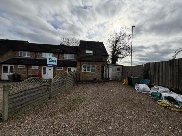 2 bed property, in Saxondale Road, £230,000