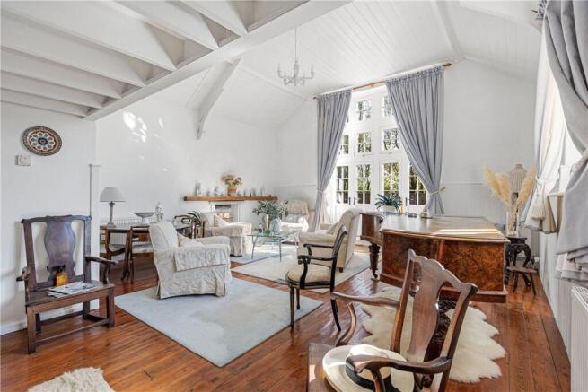 6 bed property, in Church Road, £1,400,000