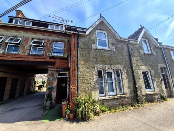 1 bed property, in Victoria Street, £95,000