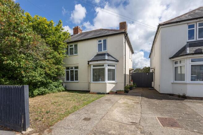 3 bed property, in Benson Road, £480,000