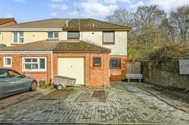 3 bed property, in Harkness Drive, £313,500