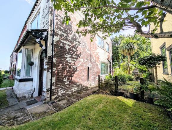 3 bed property, in Church Road, £150,000