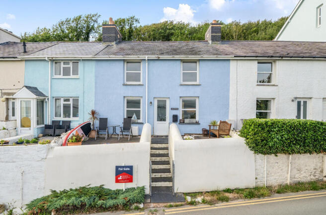 3 bed property, in Penhelyg Road, £440,000