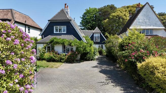 5 bed property, in East Cliff Way, £1,100,000