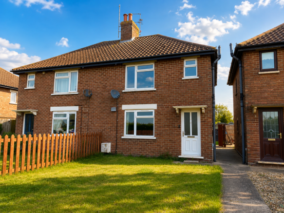 3 bed property, in Main Road, £169,995