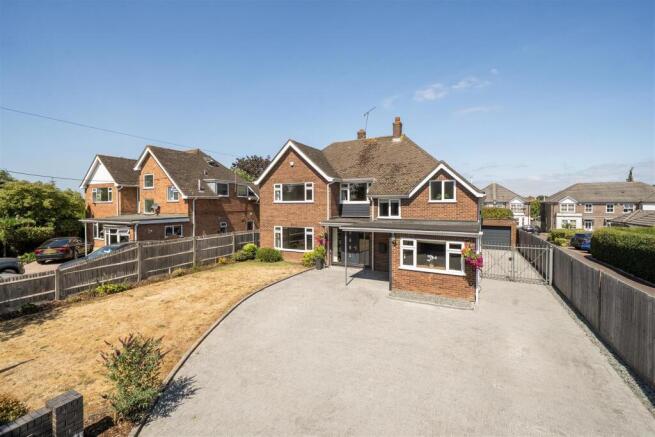 4 bed property, in Curls Lane, £1,250,000