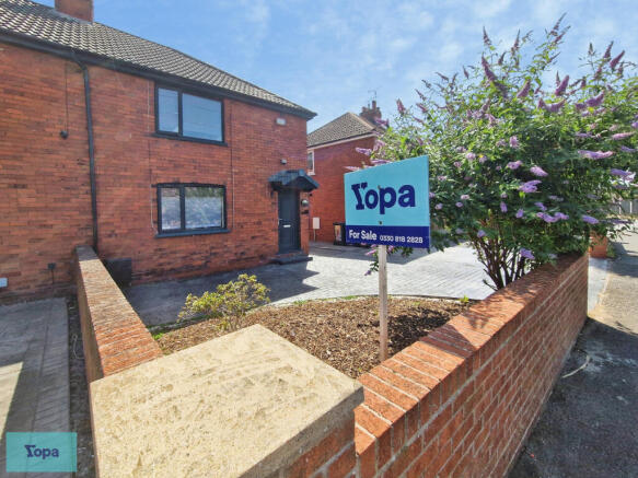 3 bed property, in Crookesbroom Lane, £170,000