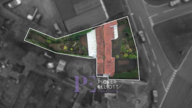 3 bed property, in The Common, £300,000
