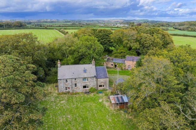 4 bed property, in Ardonan Farmhouse, £795,000