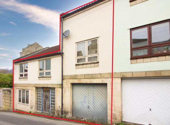 3 bed property, in Upper East Hayes, £375,000