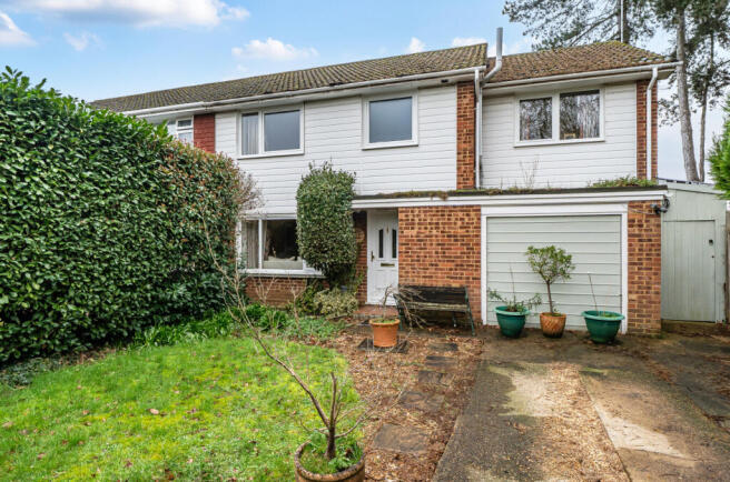 4 bed property, in Scots Drive, £650,000