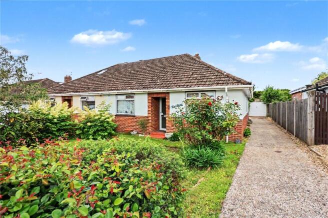 2 bed property, in Bush Road, £250,000