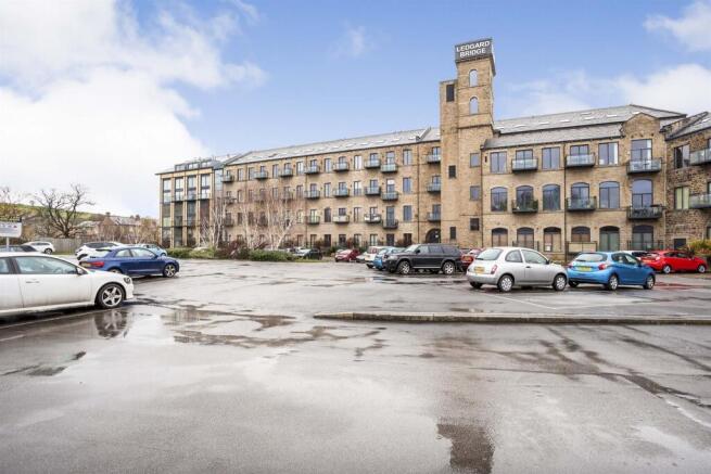 1 bed property, in Ledgard Wharf, £68,000