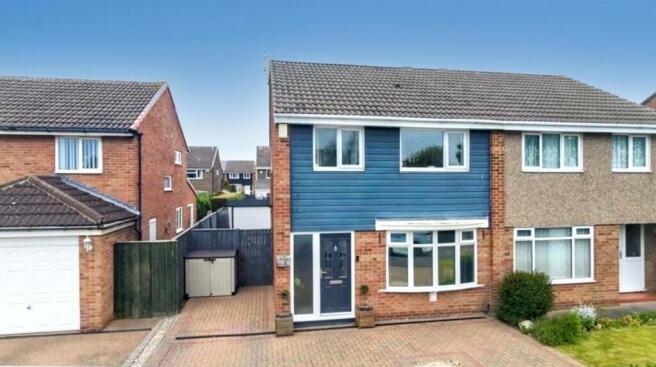 3 bed property, in Petrel Crescent, £210,000