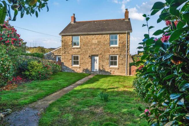 3 bed property, in Newbridge, £470,000