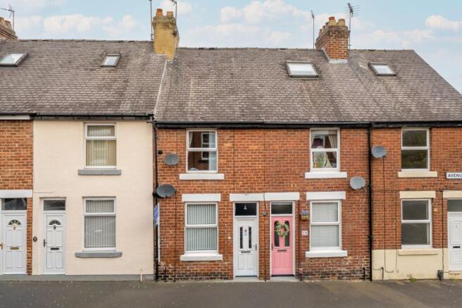3 bed property, in Avenue Street, £170,000
