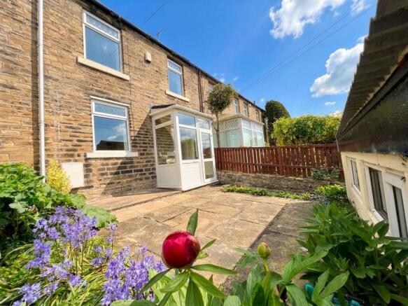 2 bed property, in West Place, £130,000