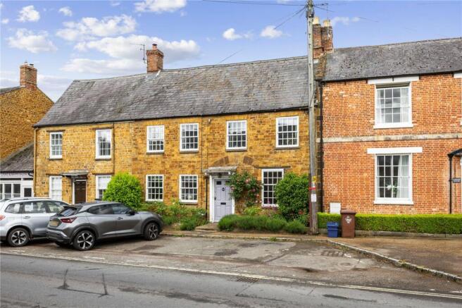 3 bed property, in High Street, £795,000