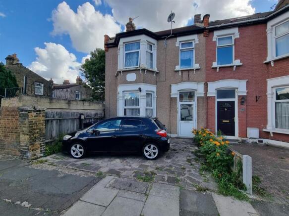 3 bed property, in Colenso Road, £525,000