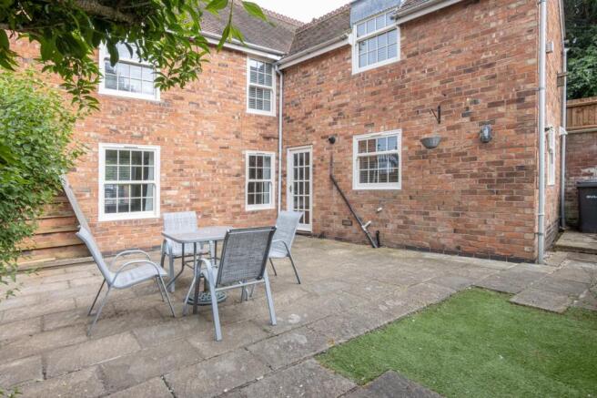 3 bed property, in Main Street, £475,000