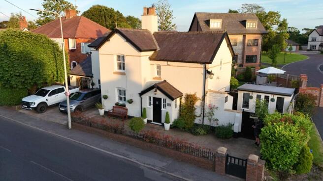 3 bed property, in West End, £589,950