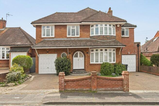 4 bed property, in Fernside, £1,375,000