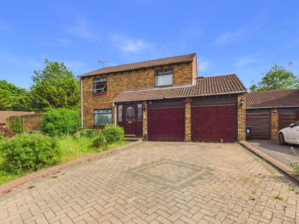 4 bed property, in Allonby Close, £600,000
