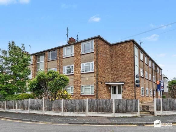 1 bed property, in Benleigh House, £155,000
