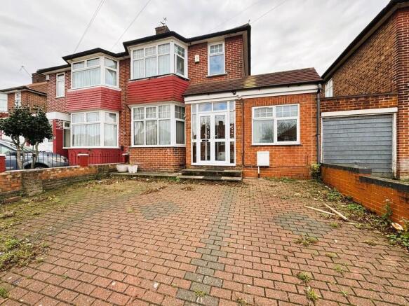 4 bed property, in Orchard Gate, £685,000