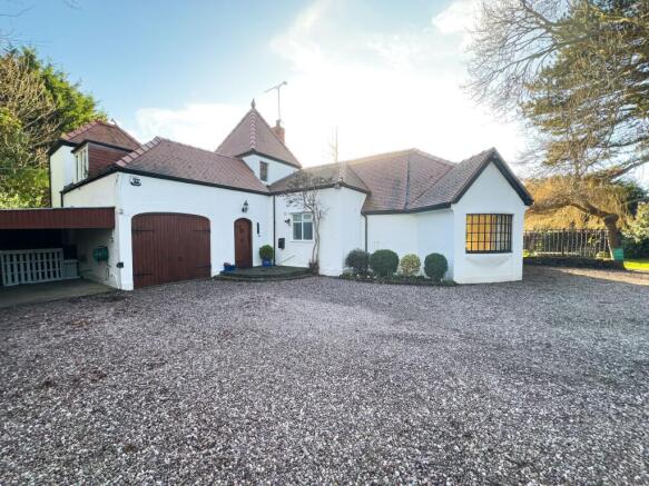 4 bed property, in Thurstaston Road, £775,000