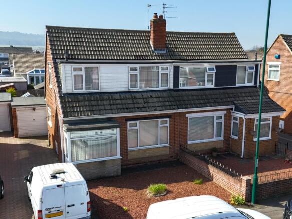 3 bed property, in Churchill Drive, £170,000