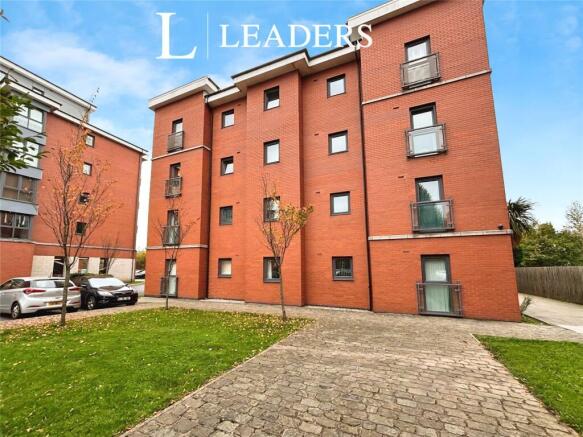 2 bed property, in Central Way, £110,000