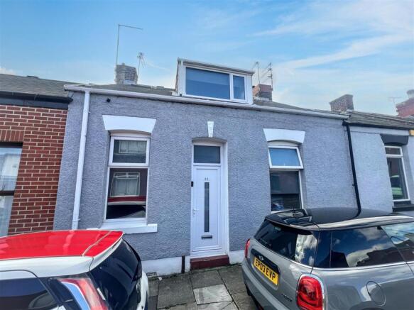 4 bed property, in Pensher Street, £125,000