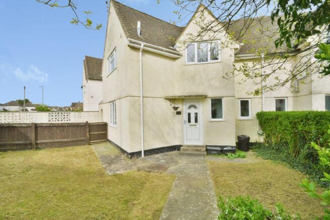 3 bed property, in Parkland Square, £250,000
